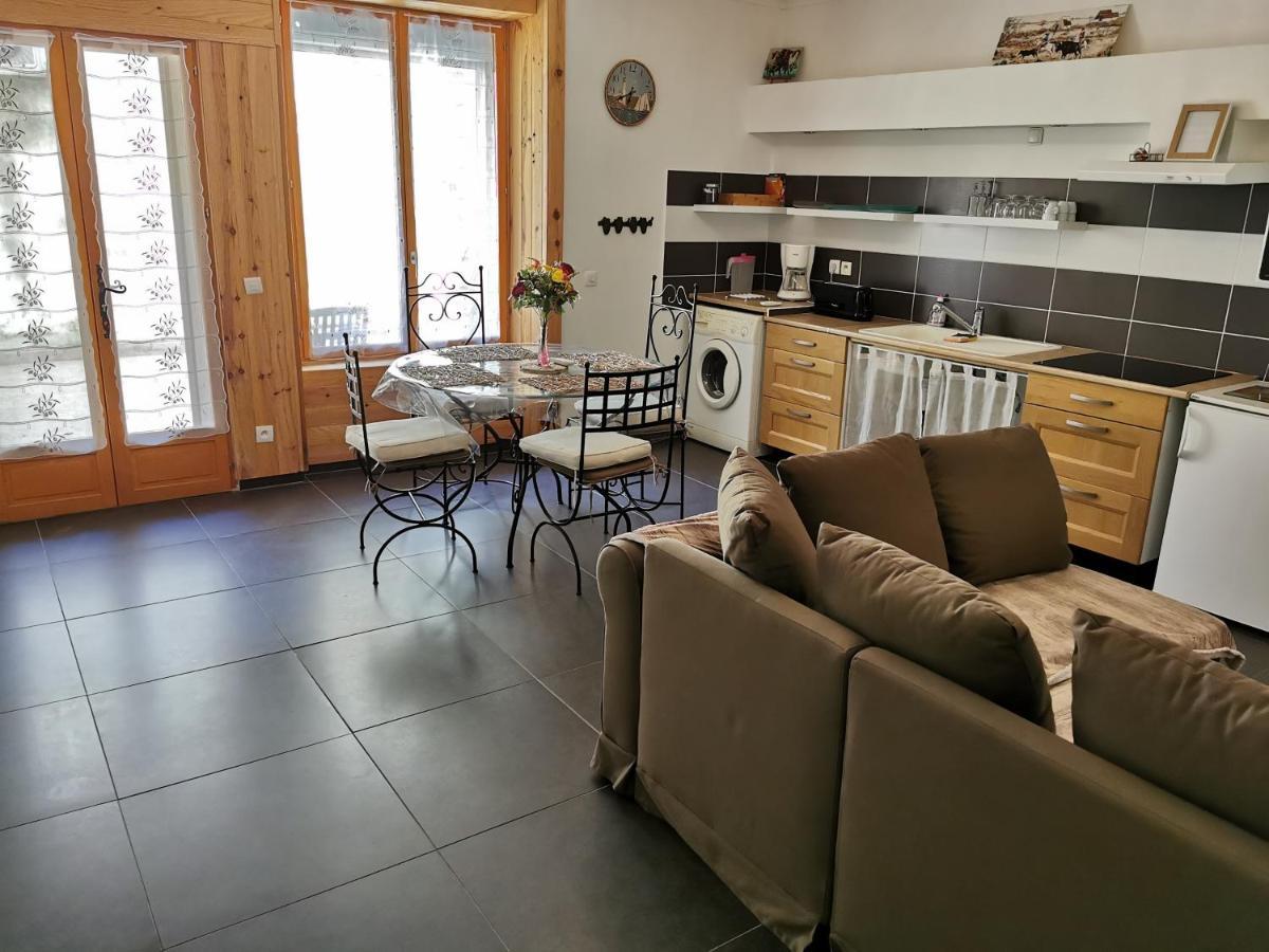 Ferienwohnung Les Oliviers, Avec Terrasse Beaucaire  Exterior foto