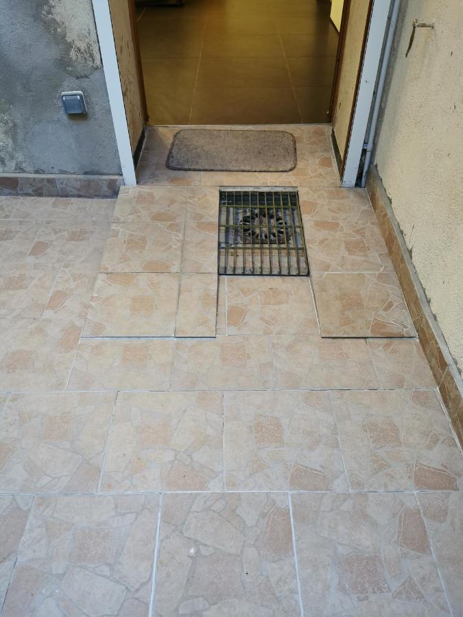 Ferienwohnung Les Oliviers, Avec Terrasse Beaucaire  Exterior foto